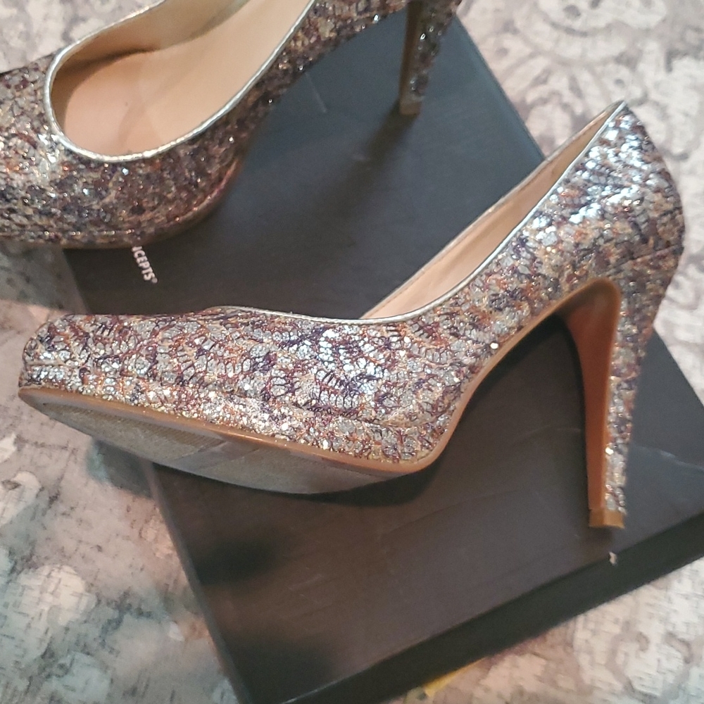 Women's Dressy Pearl Gold sparkling high heels - Picture 2 of 5